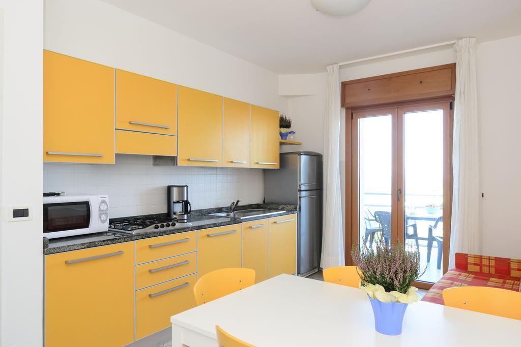 Sunbeach Apartments Линьяно-Саббьядоро Экстерьер фото